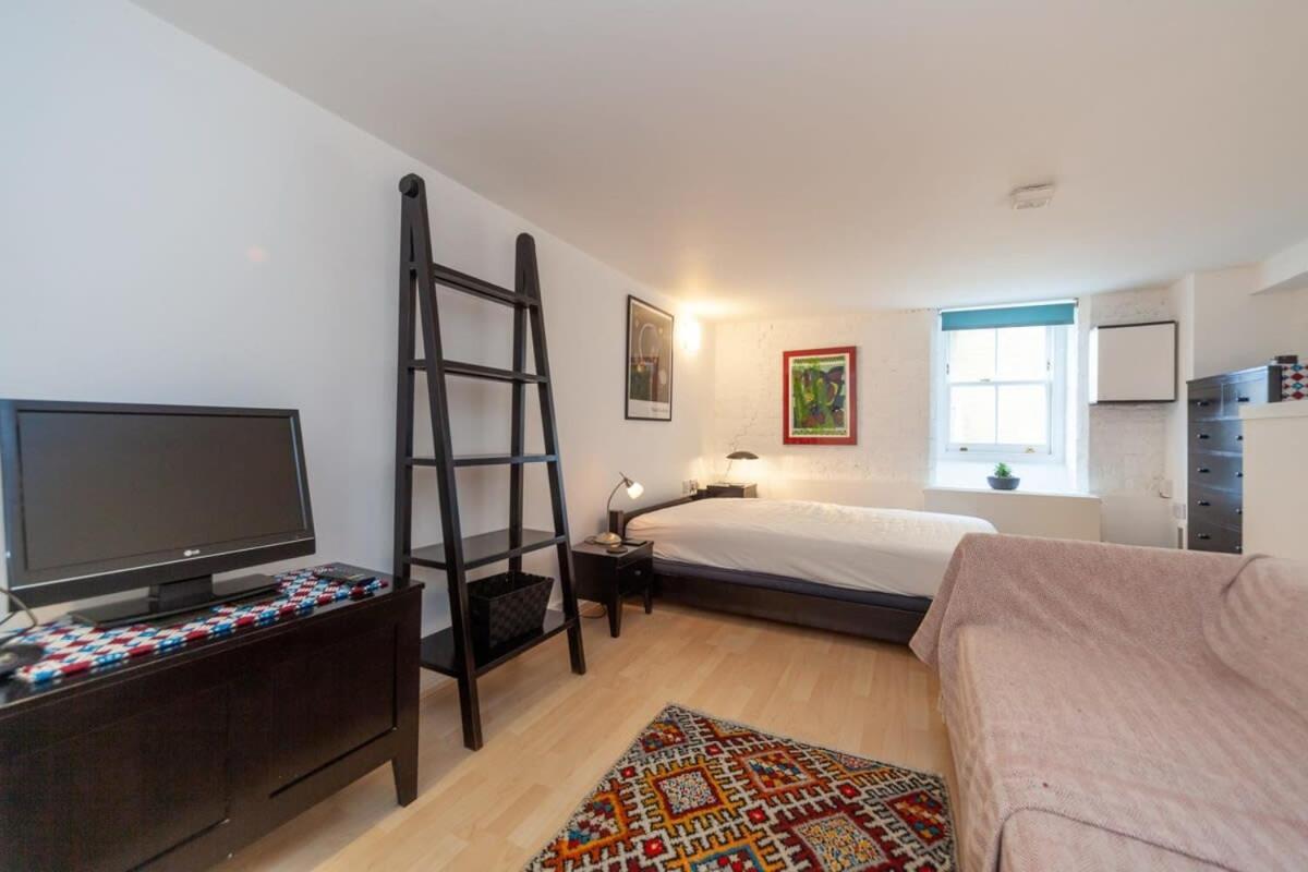 Charming 1 Bedroom Apartment In Old School House London Exterior photo